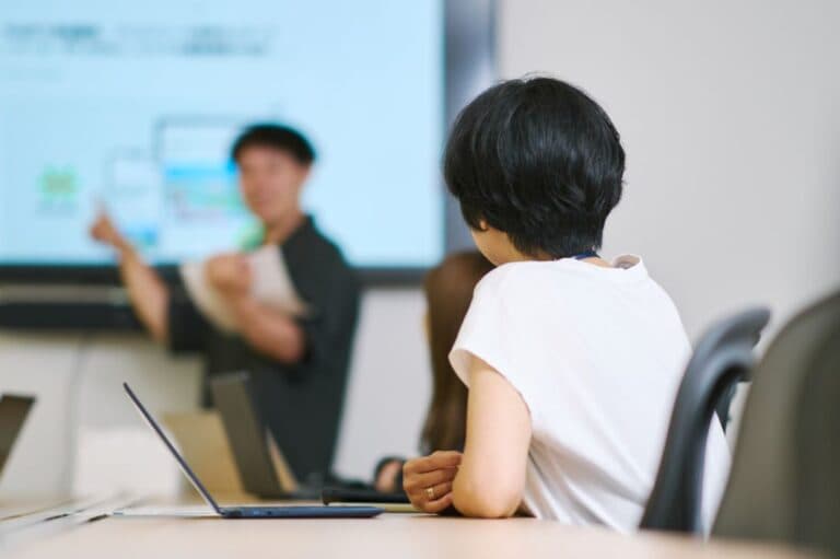PR（パブリックリレーションズ）とは？意味や種類、活動内容など基礎知識を解説
