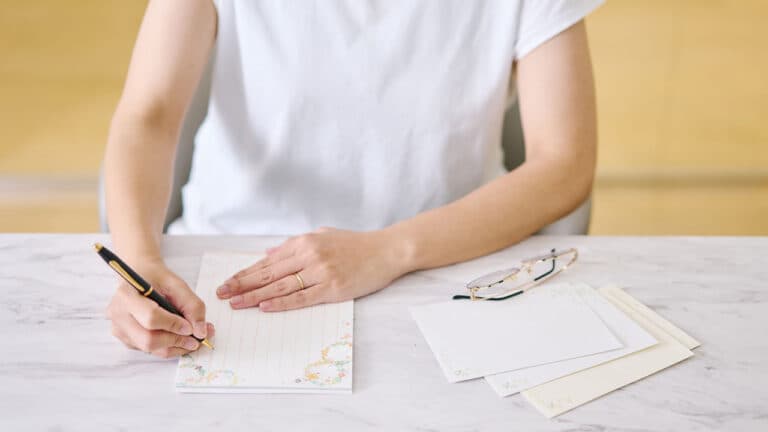 【月別一覧】時候の挨拶とは？やわらかい表現＆ビジネスで使える漢語調まで季節にあわせた挨拶・結びの言葉例文を紹介