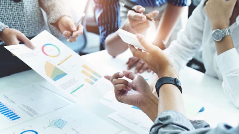 リスクコミュニケーションとは?意義・実施するステップ・成功の4つのポイントを解説